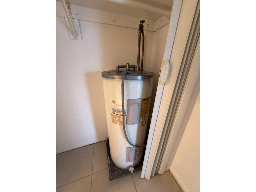 Welcome to this 1 bedroom, 1-bathroom condo located in Kentwood - photo 18