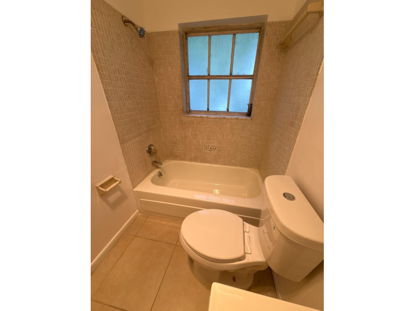 Welcome to this 1 bedroom, 1-bathroom condo located in Kentwood - photo 25
