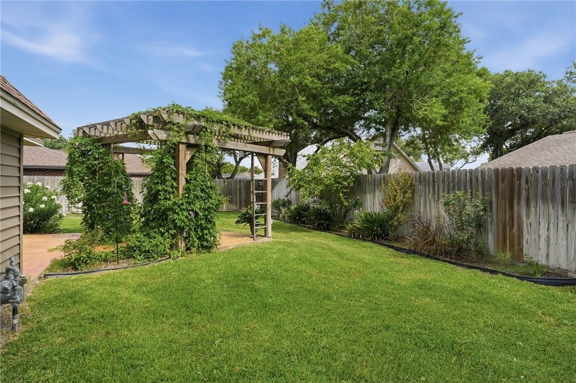 Welcome home to a property where every detail has been - photo 38