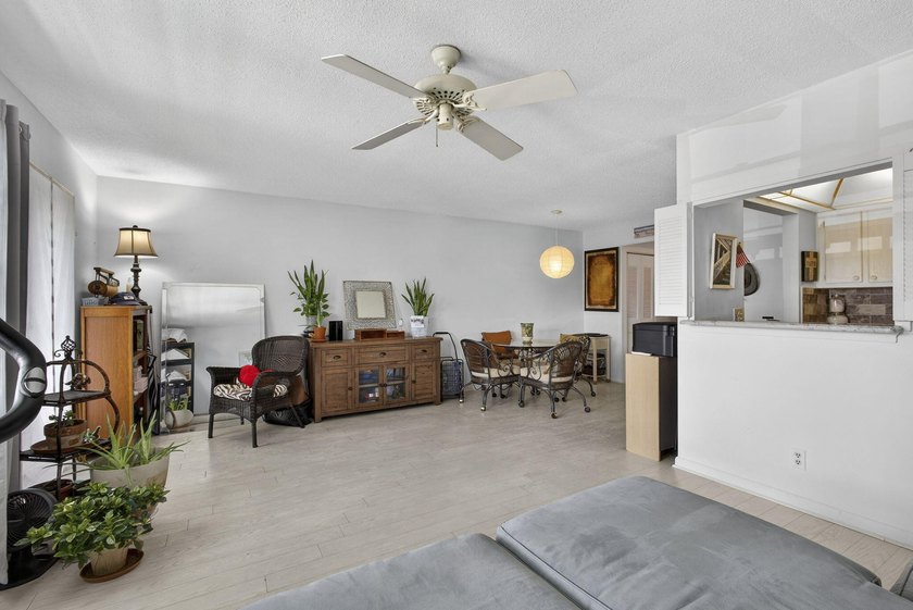 Welcome to this beautifully maintained 1-bedroom, 1.5-bath - photo 11