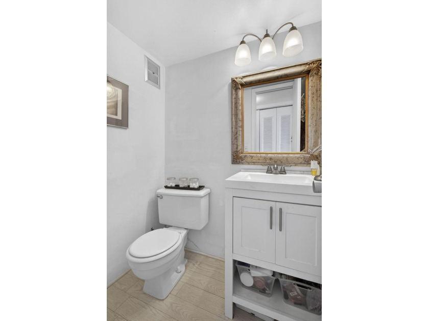 Welcome to this beautifully maintained 1-bedroom, 1.5-bath - photo 21