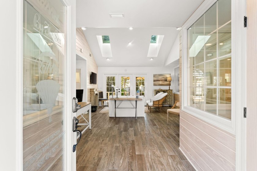Open your business in this stand alone building directly on 30A! - photo 4