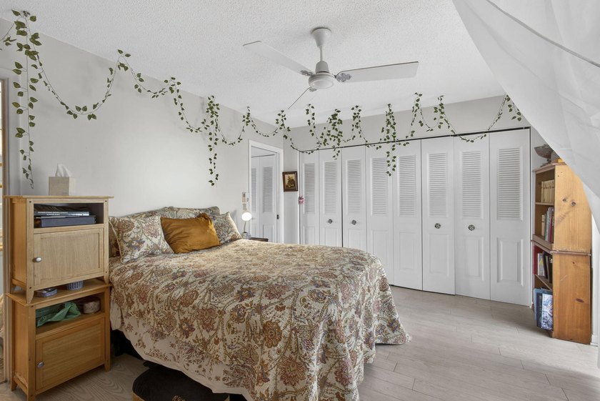 Welcome to this beautifully maintained 1-bedroom, 1.5-bath - photo 25