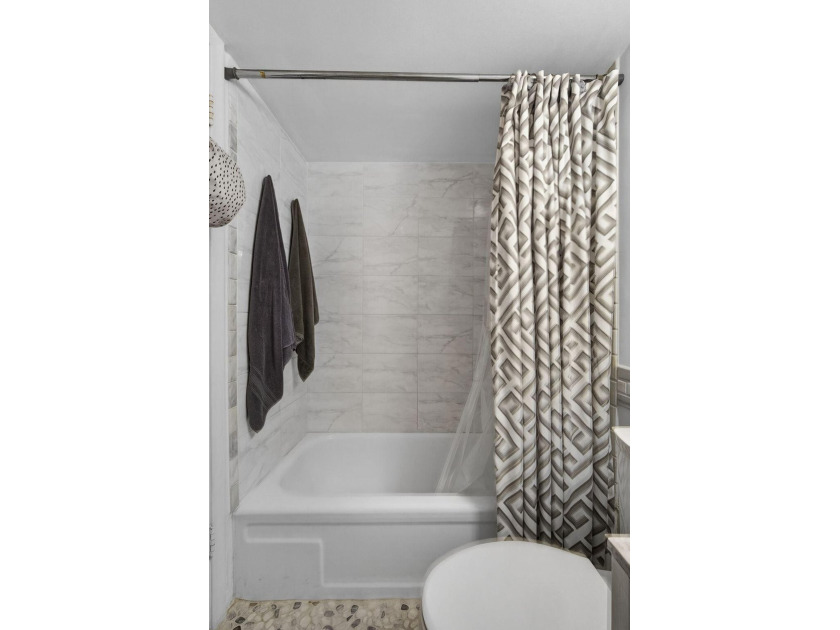 Welcome to this beautifully maintained 1-bedroom, 1.5-bath - photo 28