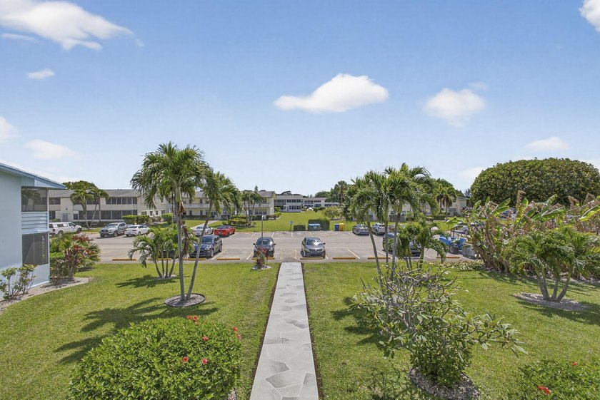 Welcome to this beautifully maintained 1-bedroom, 1.5-bath - photo 29