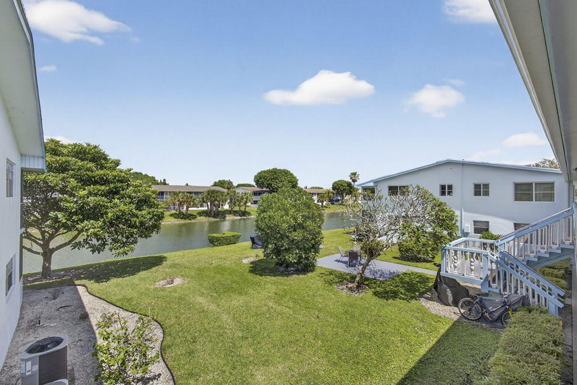 Welcome to this beautifully maintained 1-bedroom, 1.5-bath - photo 30