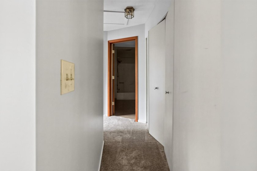Move-in ready and recently refreshed, this spacious 2-bedroom - photo 12
