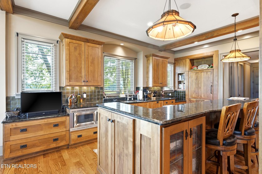 Welcome to 593 Old Barn Lane, a distinguished Craftsman - photo 14