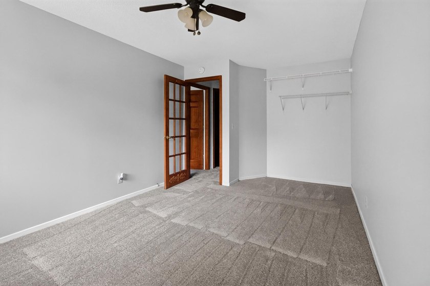 Move-in ready and recently refreshed, this spacious 2-bedroom - photo 18