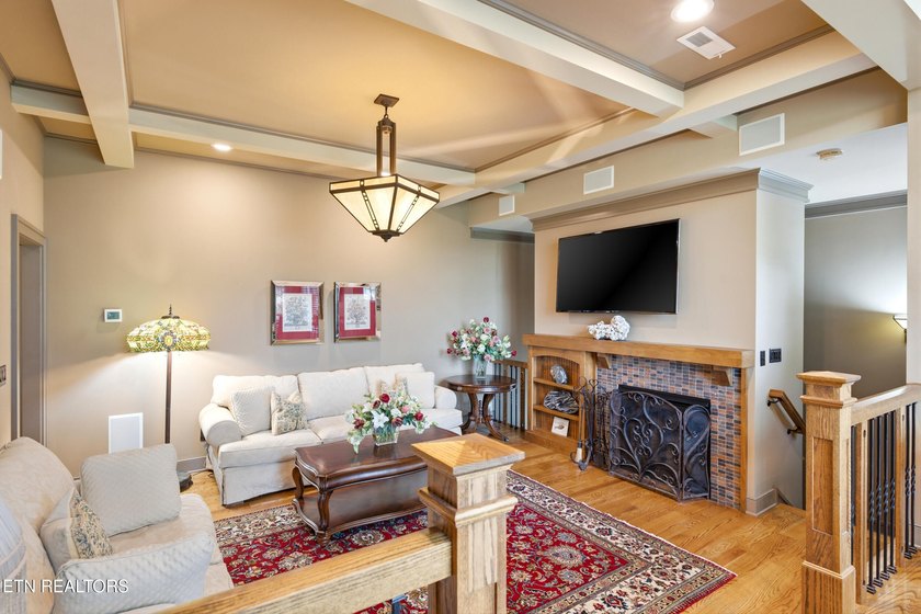 Welcome to 593 Old Barn Lane, a distinguished Craftsman - photo 28