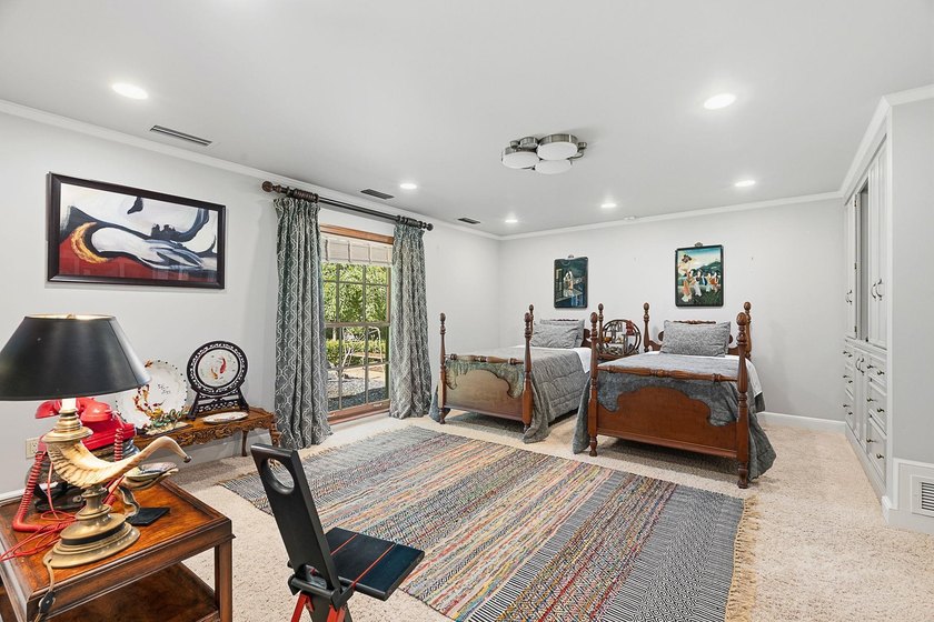 Welcome to 325 Lanham Circle, where timeless Southern elegance - photo 31