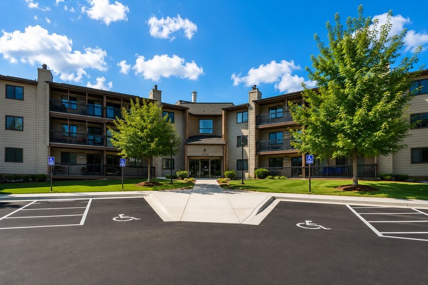 Move-in ready and recently refreshed, this spacious 2-bedroom - photo 32