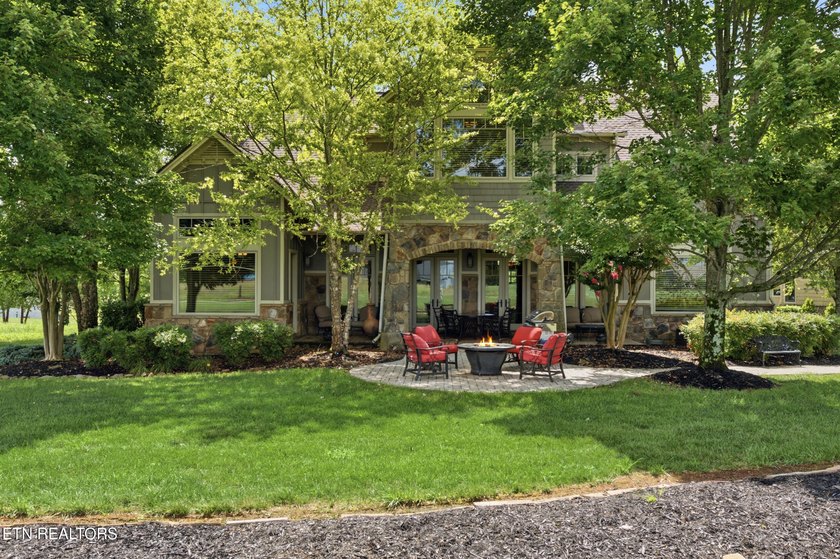 Welcome to 593 Old Barn Lane, a distinguished Craftsman - photo 44