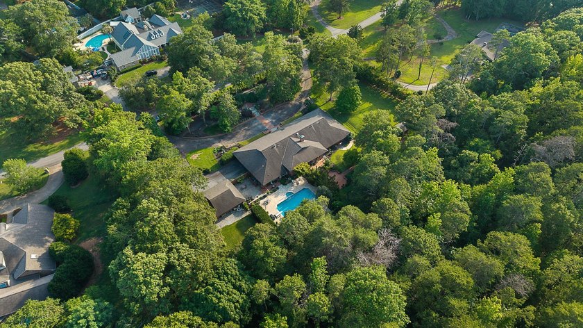 Welcome to 325 Lanham Circle, where timeless Southern elegance - photo 49