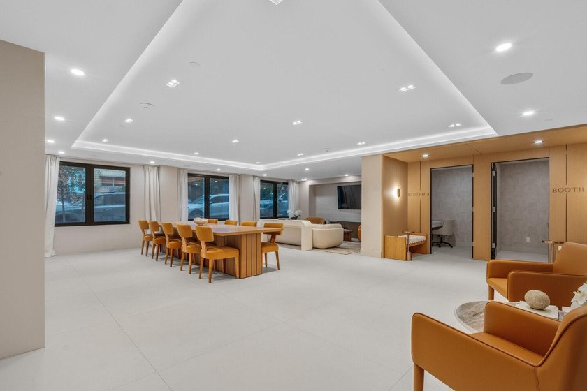 Light, warmth, and design intention converge in this Park Slope - photo 15