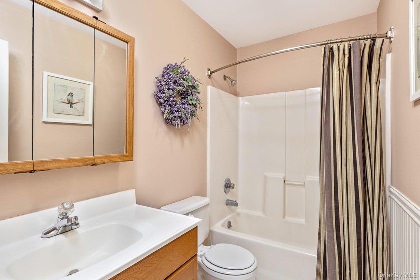 Welcome to this 3-bedroom, 2 bath ranch set on a shy acre (92) - photo 10