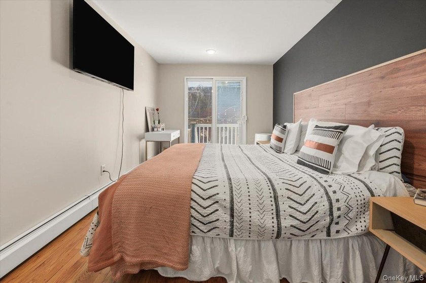 This beautiful, legal 2 Dwelling- property, 24 yrs old, 18.75 x - photo 15