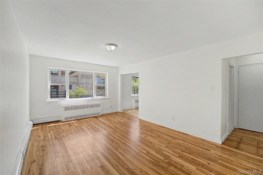 Prime investment opportunity near Flushing! Just a 6-minute walk - photo 12