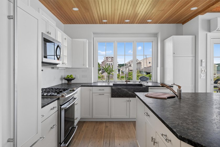 Rare opportunity to own one of Higgins Beach's most iconic - photo 15