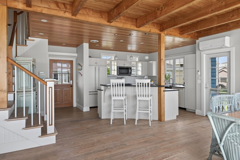 Rare opportunity to own one of Higgins Beach's most iconic - photo 16