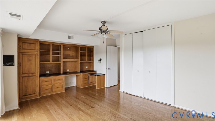 One of the most stunning condos at Hathaway Towers also offers - photo 22