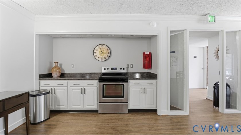 One of the most stunning condos at Hathaway Towers also offers - photo 33