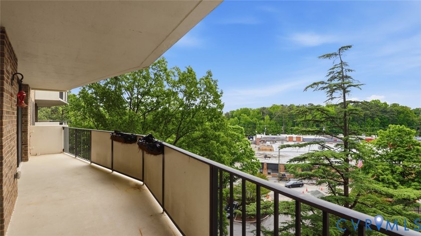 One of the most stunning condos at Hathaway Towers also offers - photo 36
