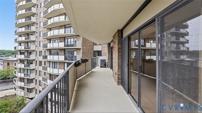 One of the most stunning condos at Hathaway Towers also offers - photo 37