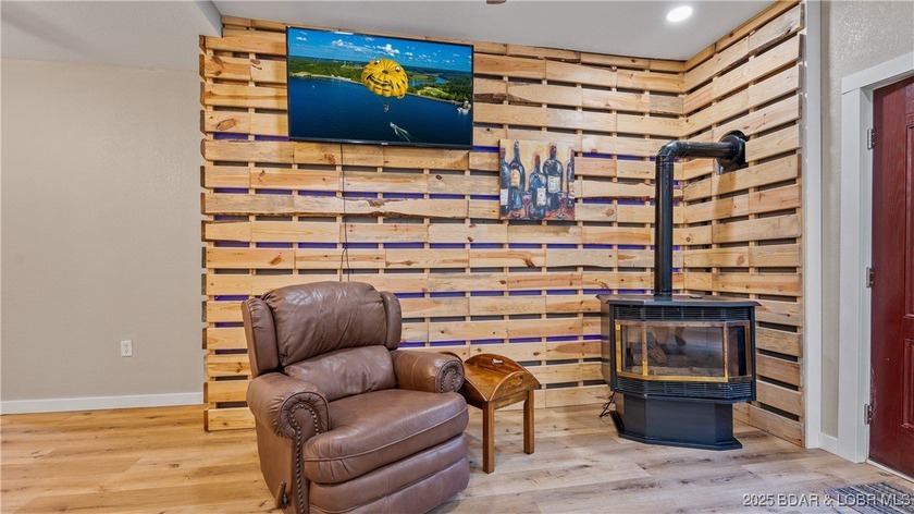 Priced to sell! INCOME PRODUCING Property!! Big room in this - photo 12