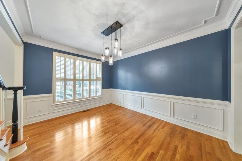 Welcome home to this beautifully maintained 5 bedroom, 3.5 - photo 6
