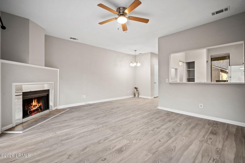 This villa has a bright, refreshed, move-in-ready feel with NEW - photo 3
