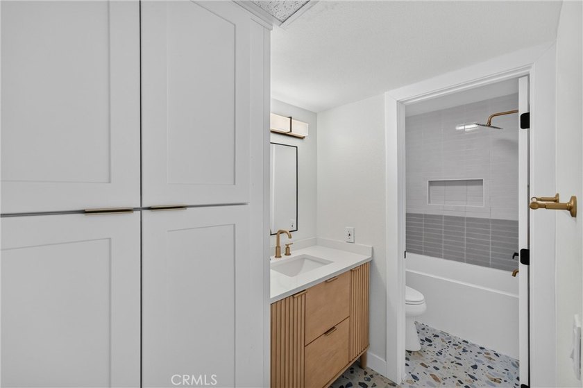 2807 S Fairview C - photo 13