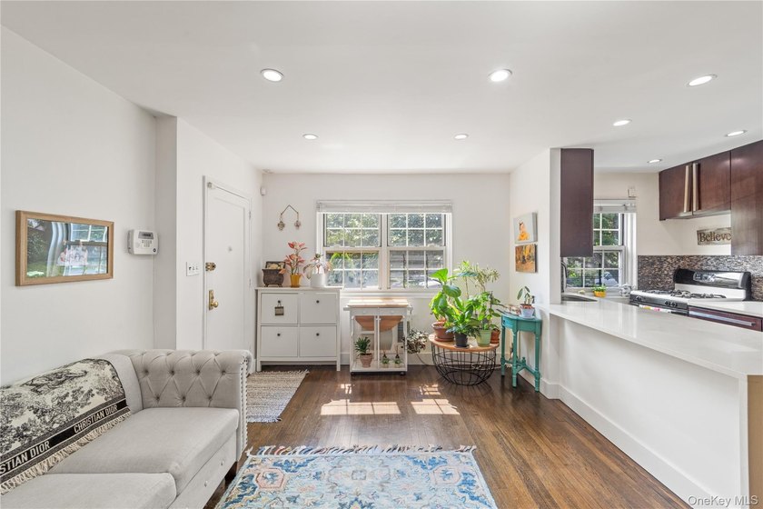 Welcome to this bright and inviting 1-bedroom garden-style co-op - photo 3
