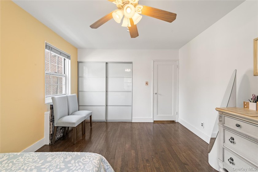 Welcome to this bright and inviting 1-bedroom garden-style co-op - photo 7