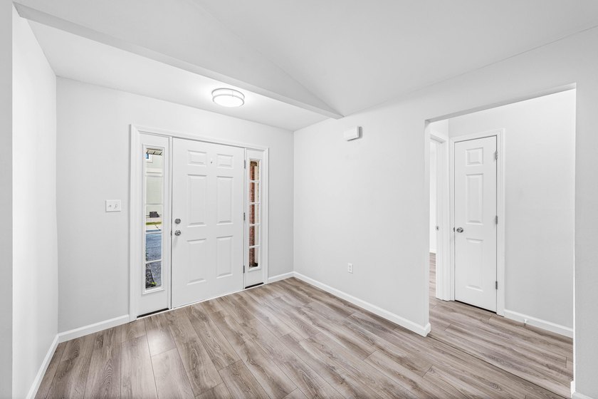 ASSUMABLE VA LOAN 5.125% Charming Move-In-Ready Gem in Mack - photo 4