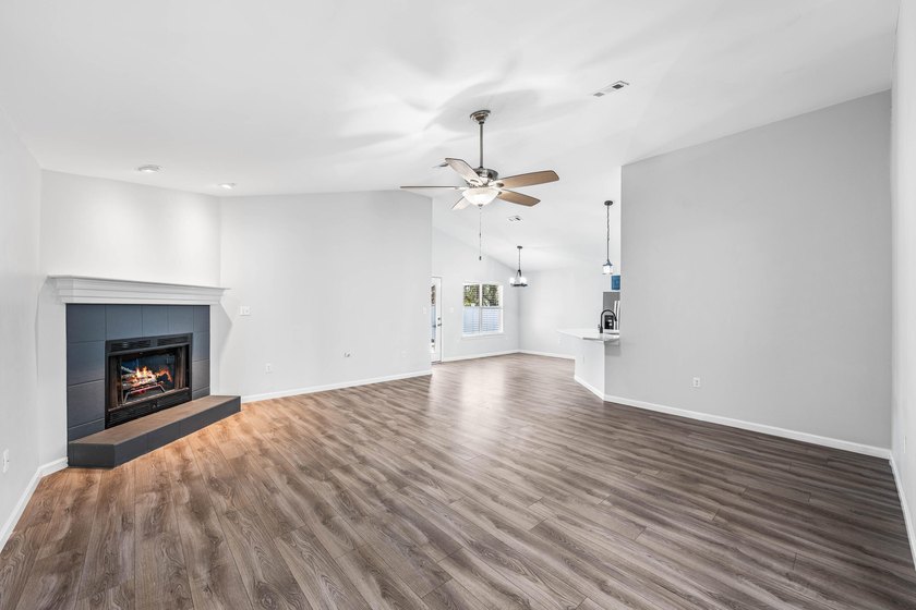 ASSUMABLE VA LOAN 5.125% Charming Move-In-Ready Gem in Mack - photo 5