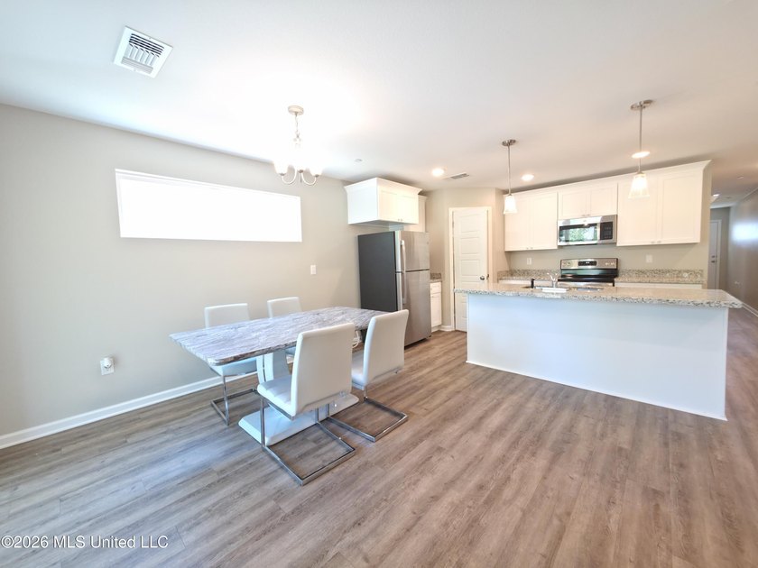 This beautiful home in Gulfport is designed for both style and - photo 11