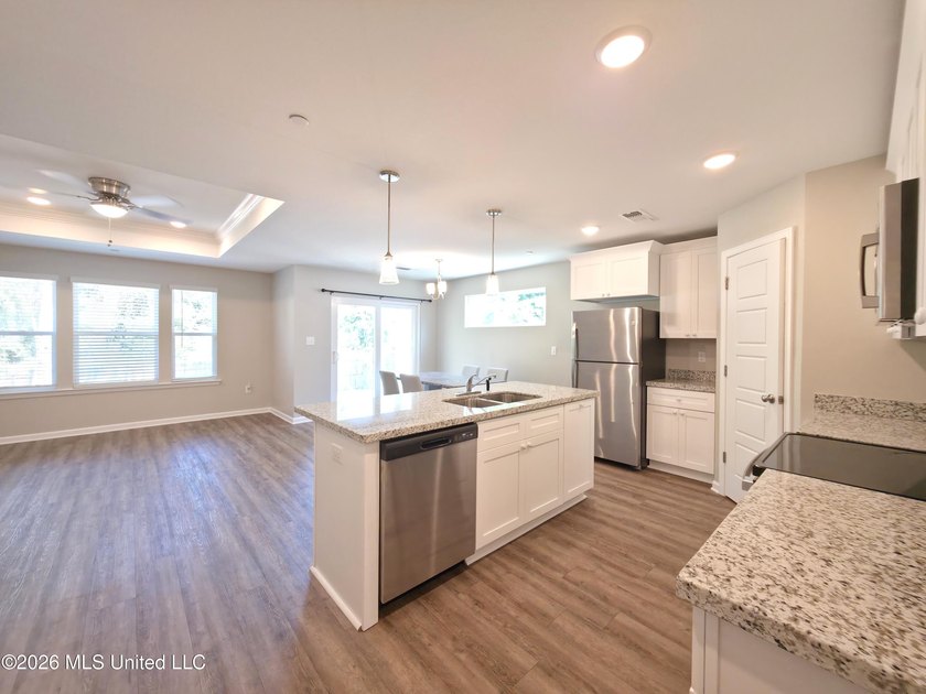 This beautiful home in Gulfport is designed for both style and - photo 13