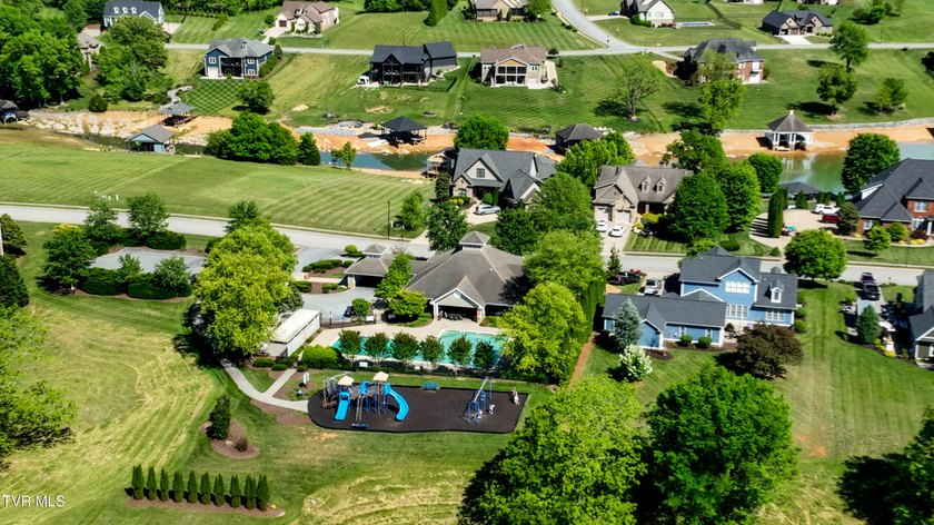 Back on the Market at no fault of house or Sellers. Luxury - photo 3