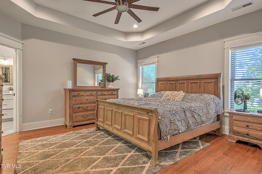 Back on the Market at no fault of house or Sellers. Luxury - photo 7