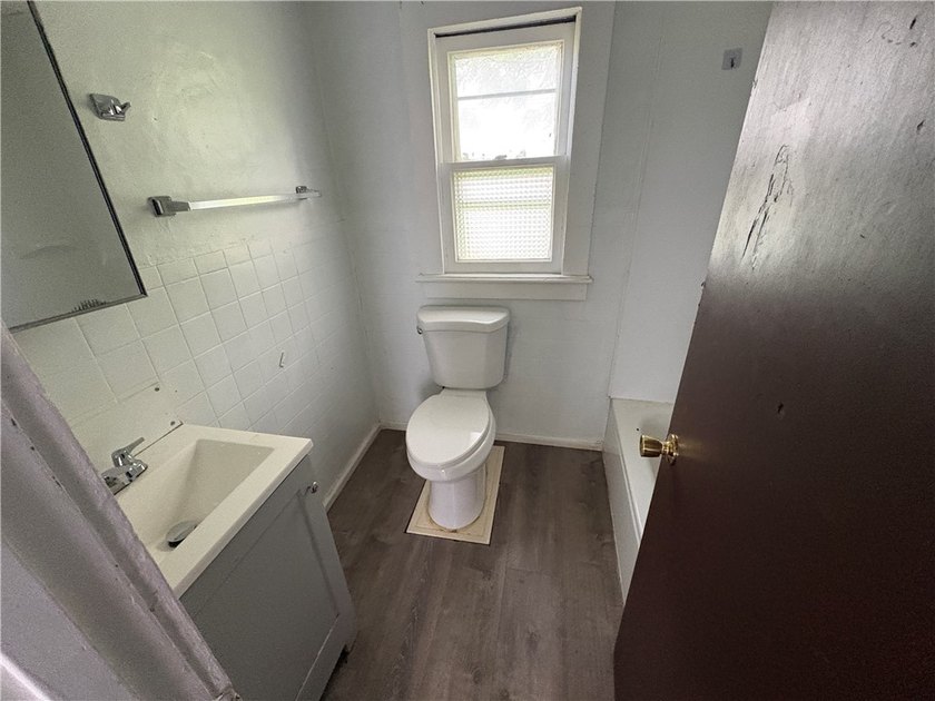 Another Rockin' Rochester Property! A rare opportunity to own - photo 9