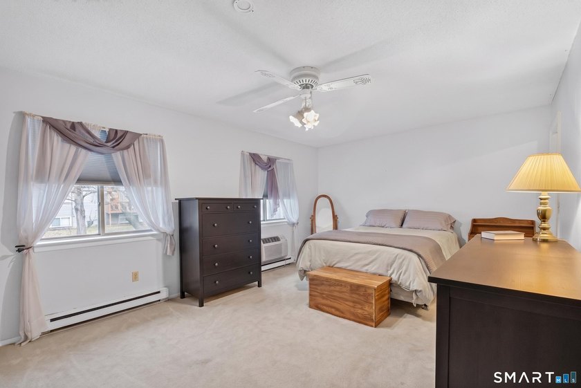 Welcome to this beautifully one-bedroom, one-bath corner unit - photo 11