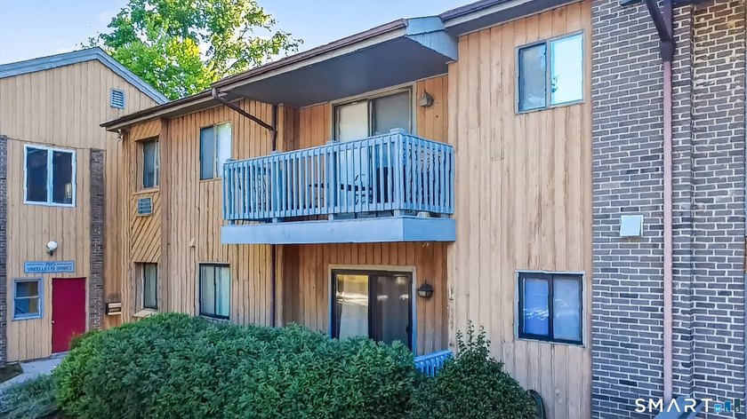 Welcome to this beautifully one-bedroom, one-bath corner unit - photo 15