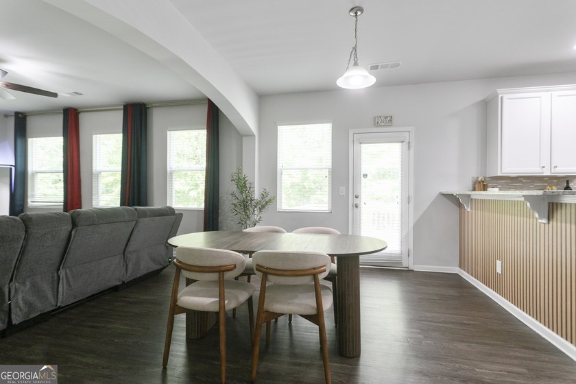 Welcome to this beautifully maintained home in the desirable - photo 9