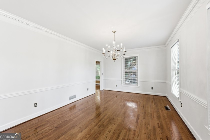 Enjoy the best of Lake Lanier living from this spacious - photo 9