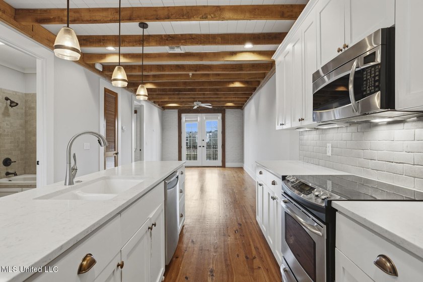 HIghly sought out 2 bed/2 bath condo in the Township of Colony - photo 13