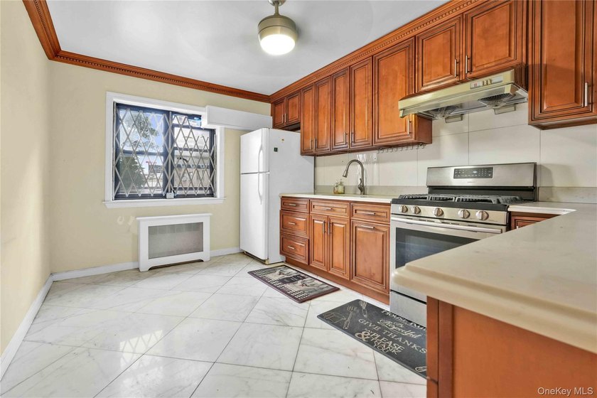 Welcome to Linden Towers Co-op in the heart of North Flushing! - photo 14