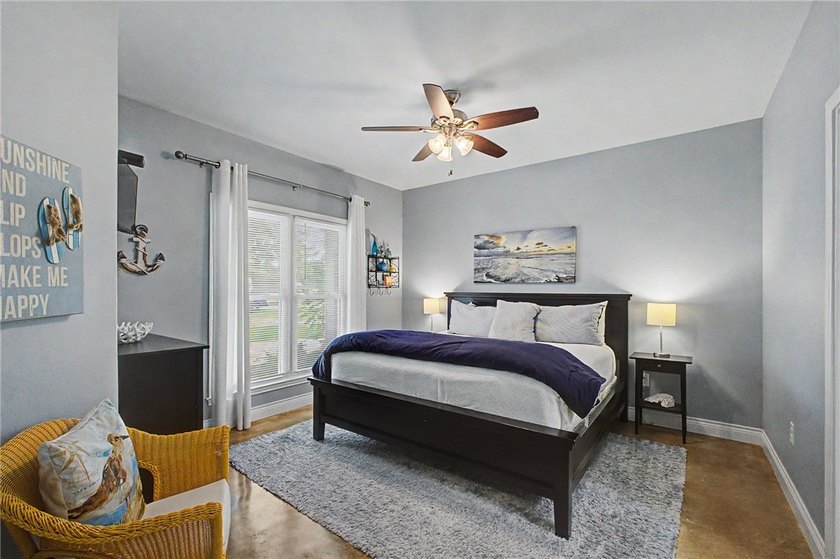 Distinctive features and thoughtful design set this Rockport - photo 15