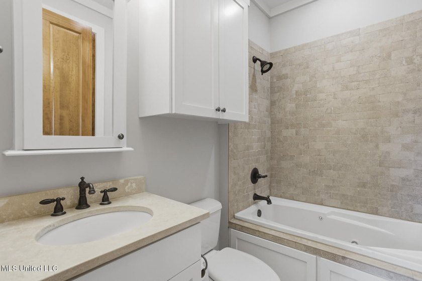 HIghly sought out 2 bed/2 bath condo in the Township of Colony - photo 21