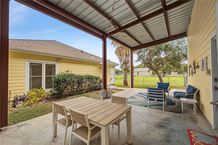 Distinctive features and thoughtful design set this Rockport - photo 22